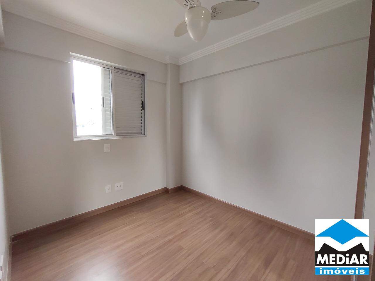 Apartamento para alugar com 3 quartos, 82m² - Foto 9