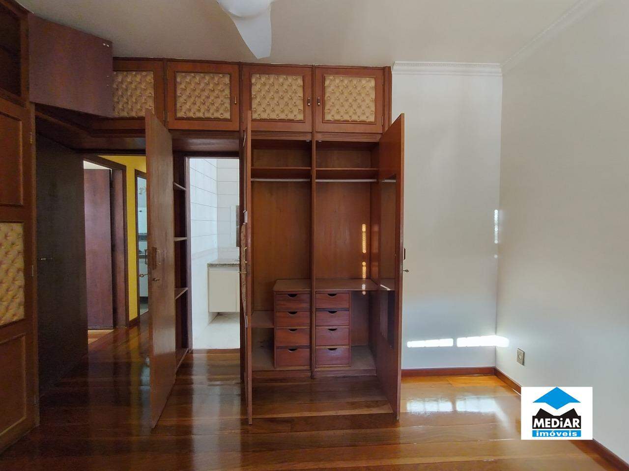 Cobertura para alugar com 4 quartos, 227m² - Foto 17