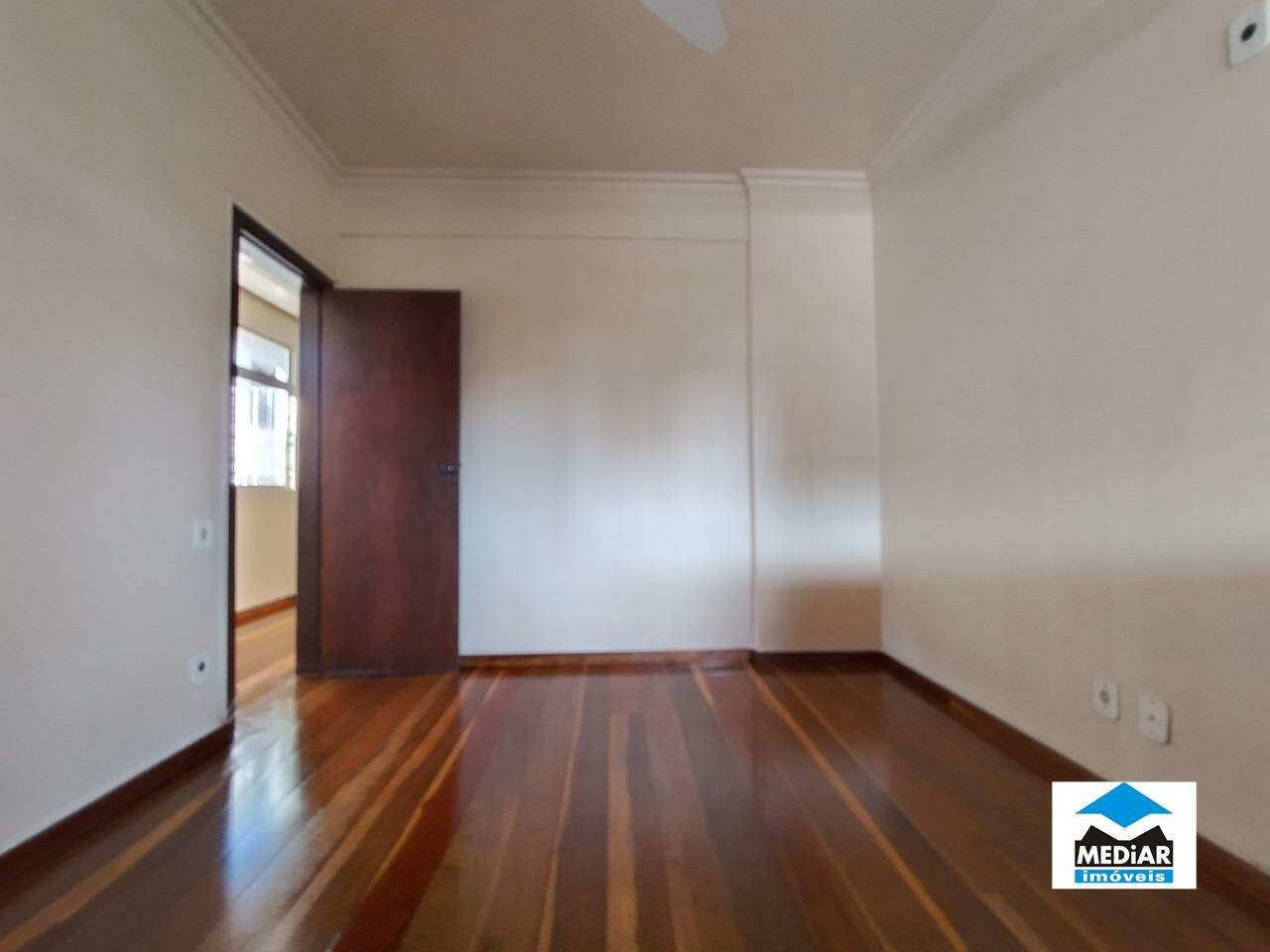 Cobertura para alugar com 4 quartos, 227m² - Foto 12