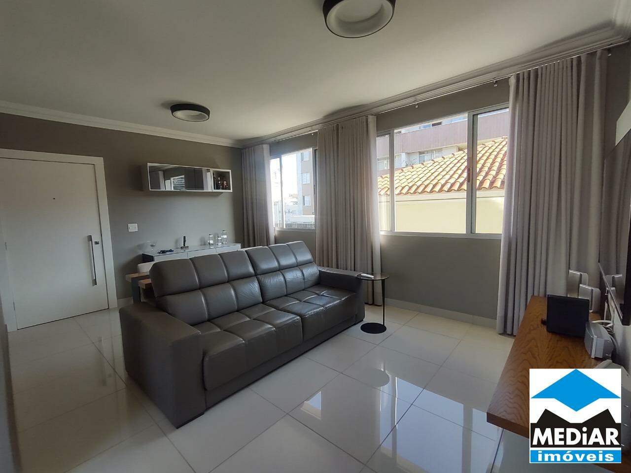 Apartamento à venda com 3 quartos, 97m² - Foto 4