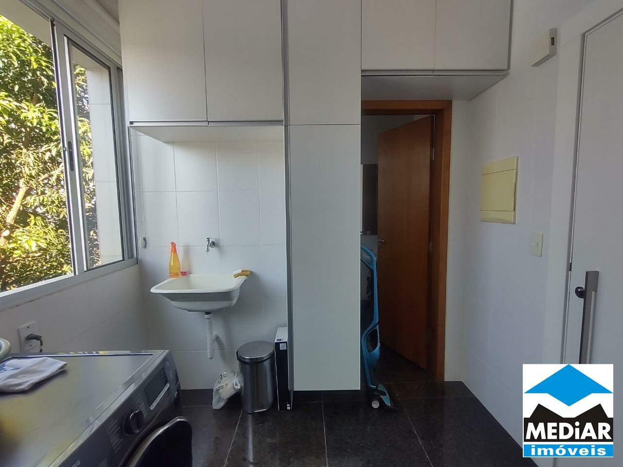 Apartamento à venda com 3 quartos, 97m² - Foto 8