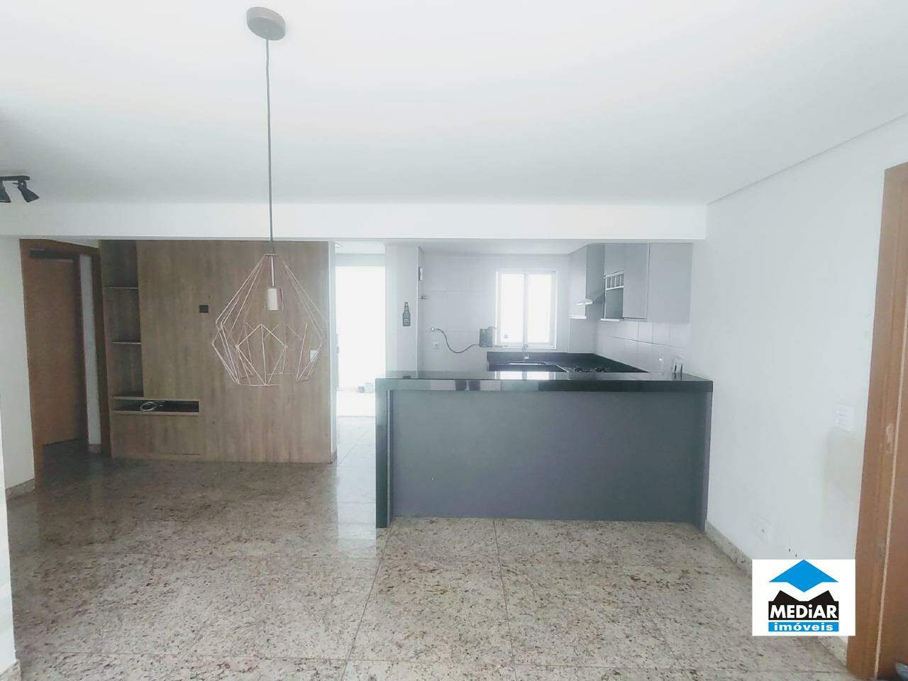 Apartamento para alugar com 2 quartos, 170m² - Foto 4