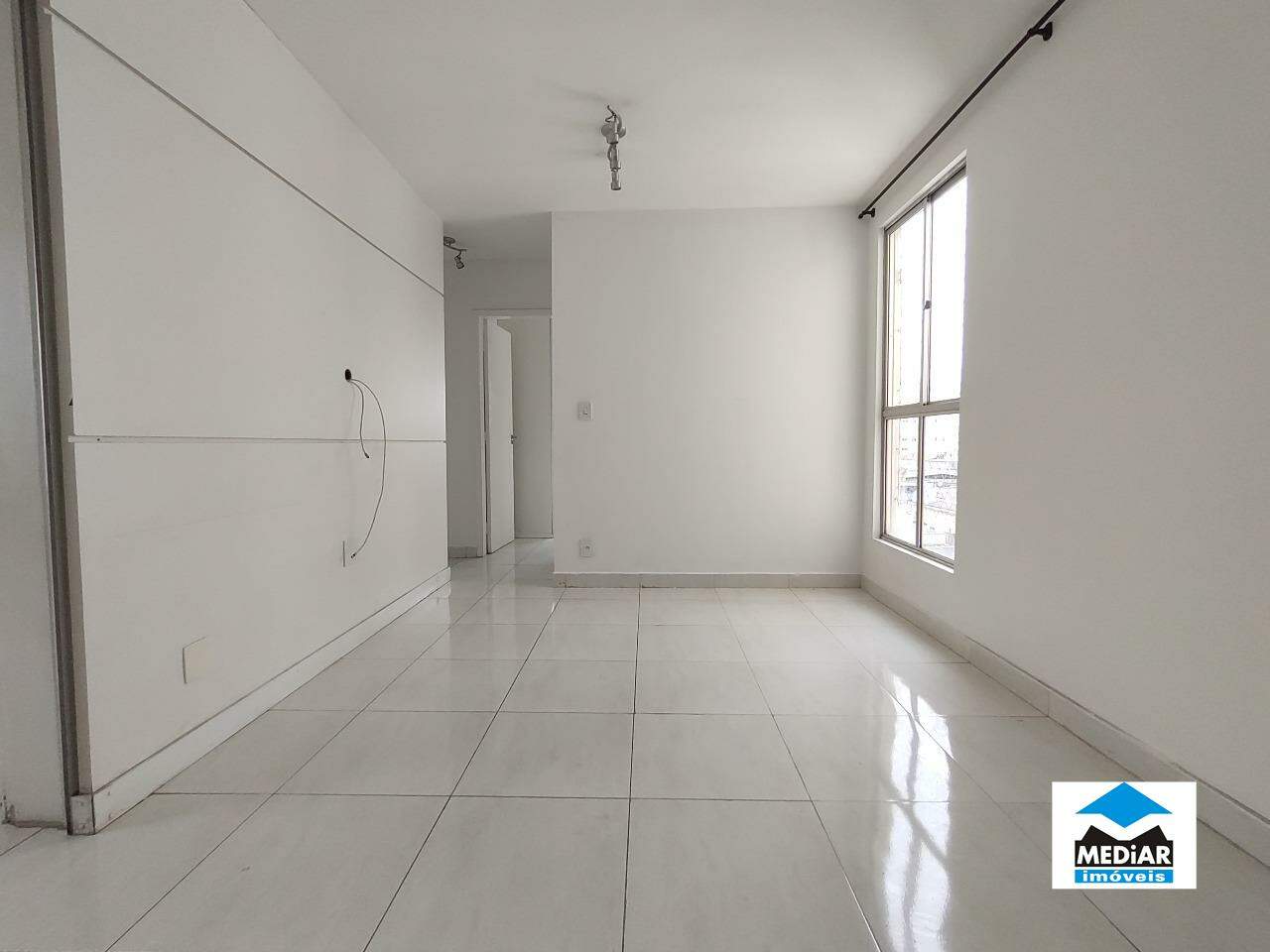 Apartamento para alugar com 3 quartos, 71m² - Foto 2