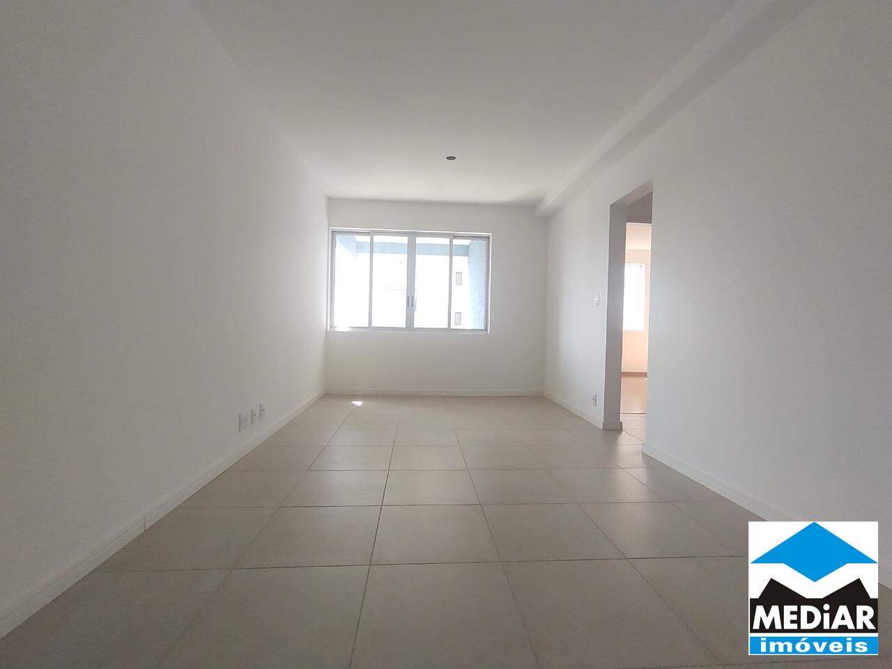 Apartamento à venda com 2 quartos, 65m² - Foto 1