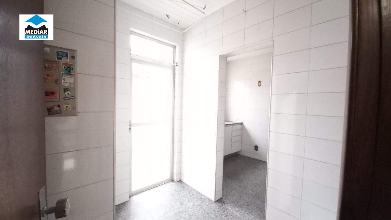 Apartamento para alugar com 3 quartos, 130m² - Foto 20