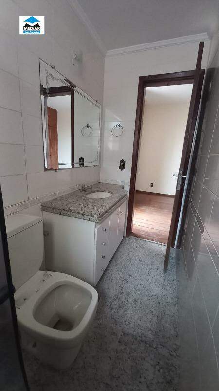 Apartamento para alugar com 3 quartos, 130m² - Foto 14