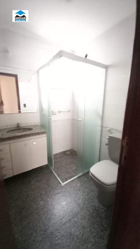 Apartamento para alugar com 3 quartos, 130m² - Foto 8