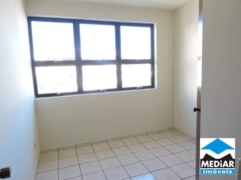 Apartamento à venda com 3 quartos, 85m² - Foto 4