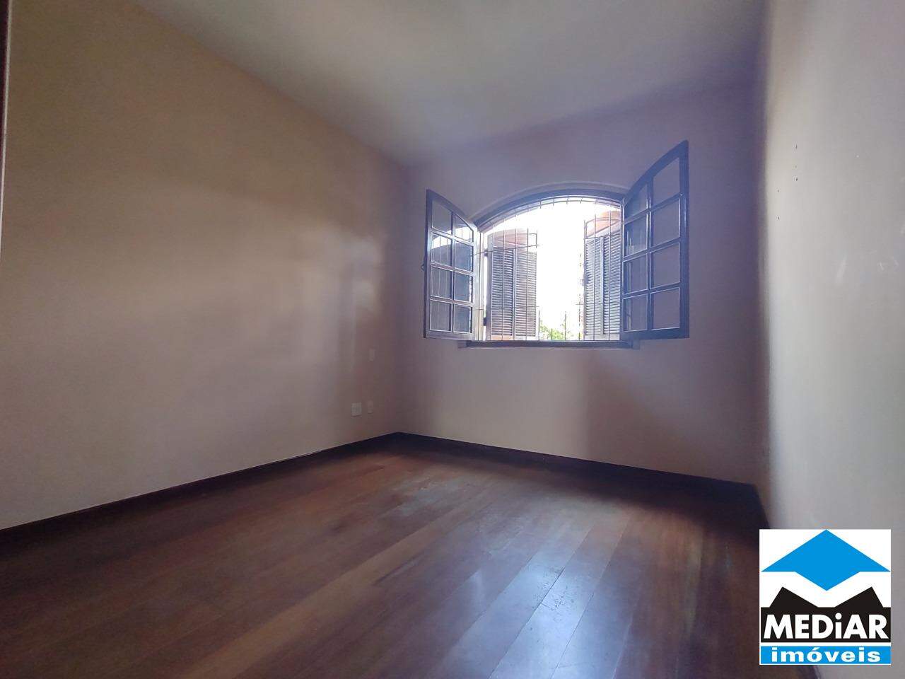 Casa, 3 quartos, 250 m² - Foto 23