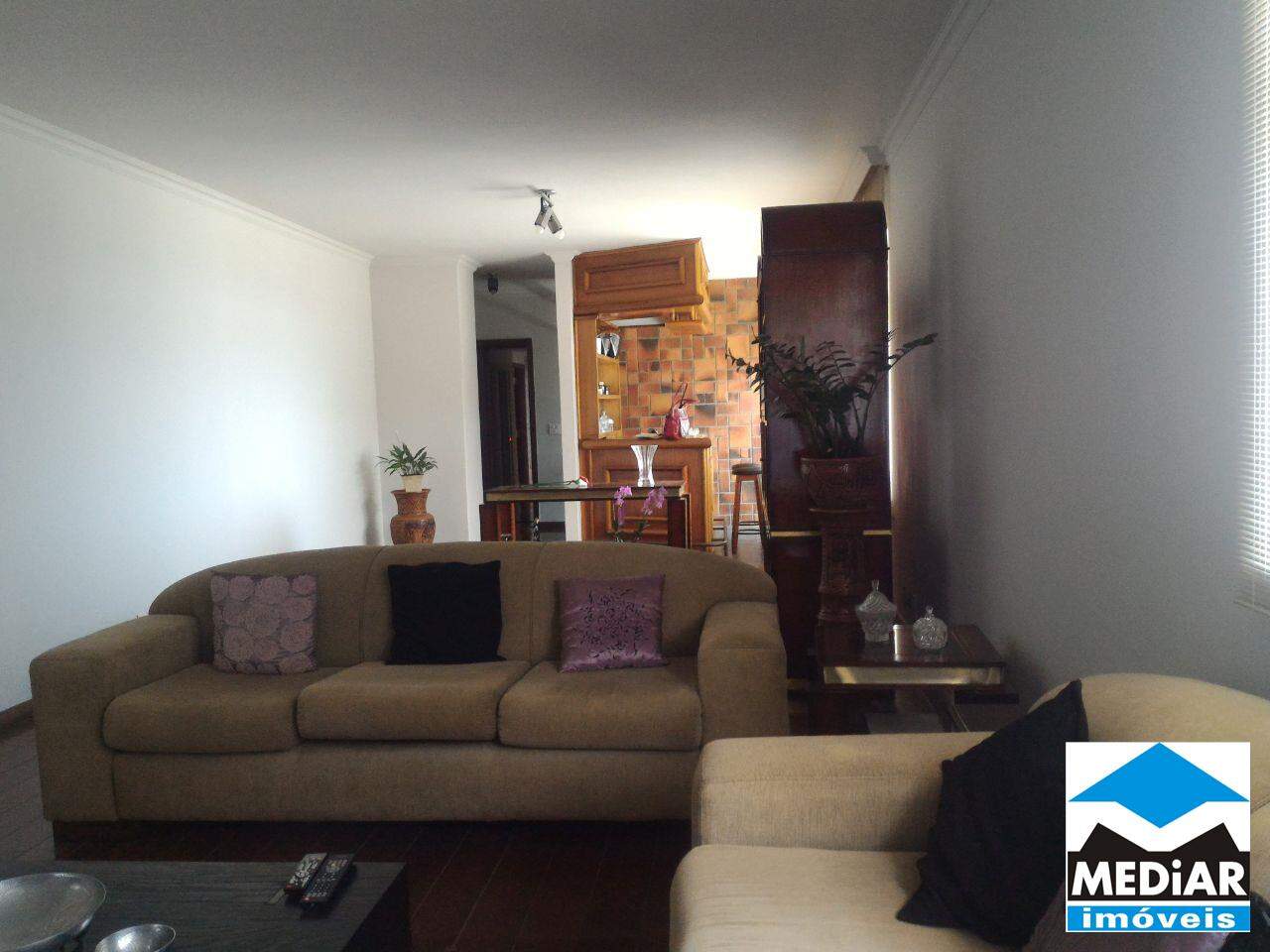 Apartamento à venda com 4 quartos, 210m² - Foto 1