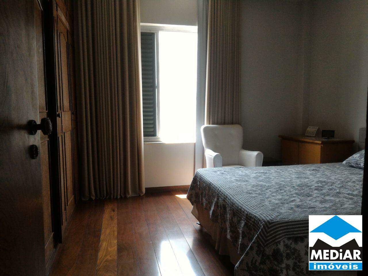 Apartamento à venda com 4 quartos, 210m² - Foto 3