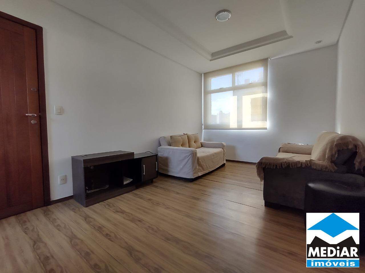 Apartamento à venda com 3 quartos, 76m² - Foto 1