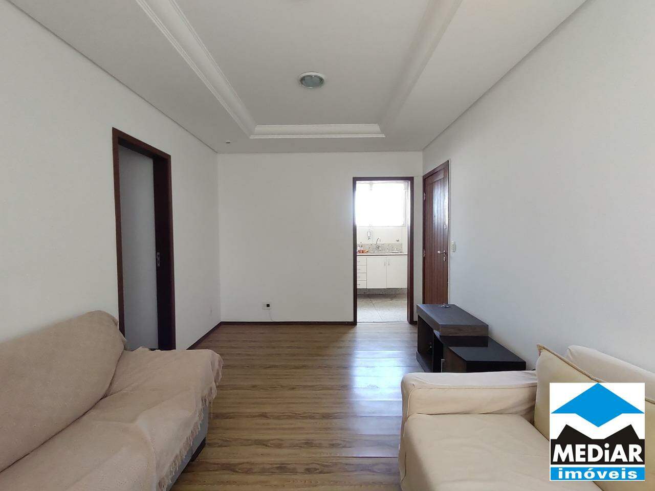 Apartamento à venda com 3 quartos, 76m² - Foto 2