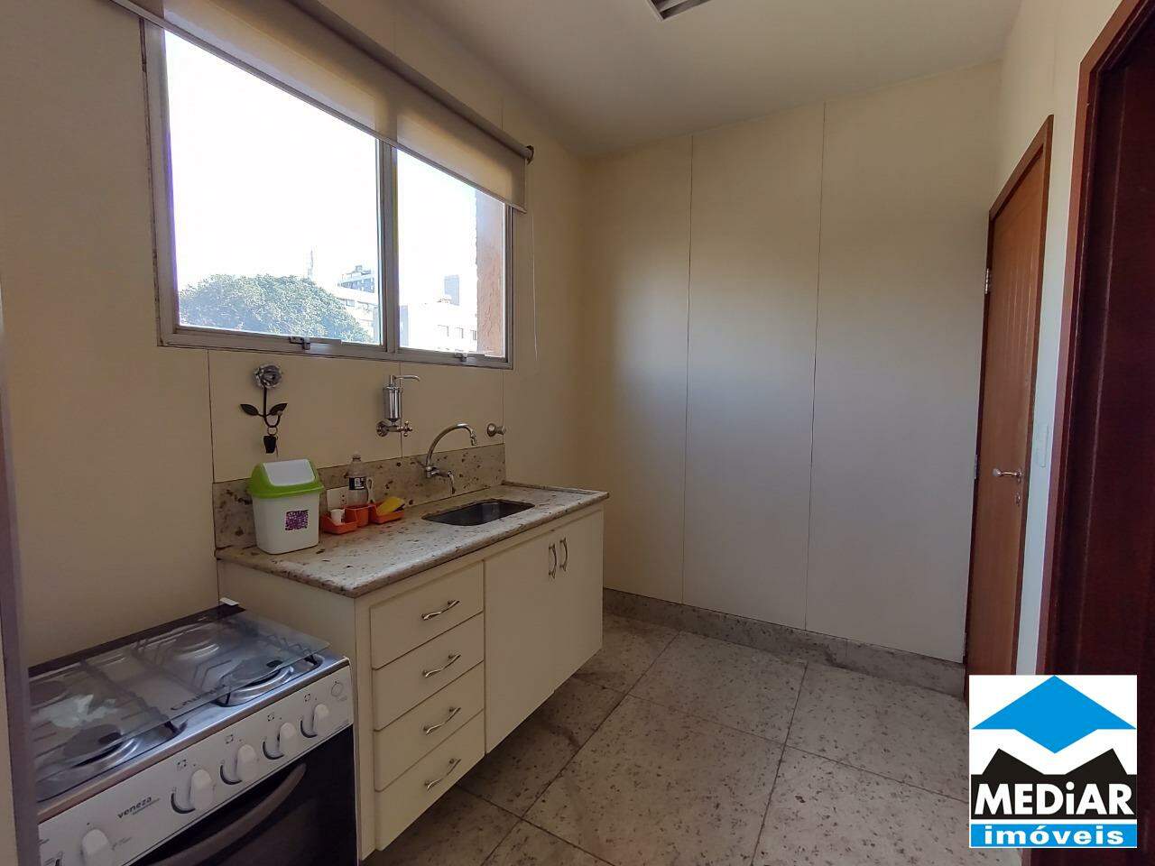 Apartamento à venda com 3 quartos, 76m² - Foto 5