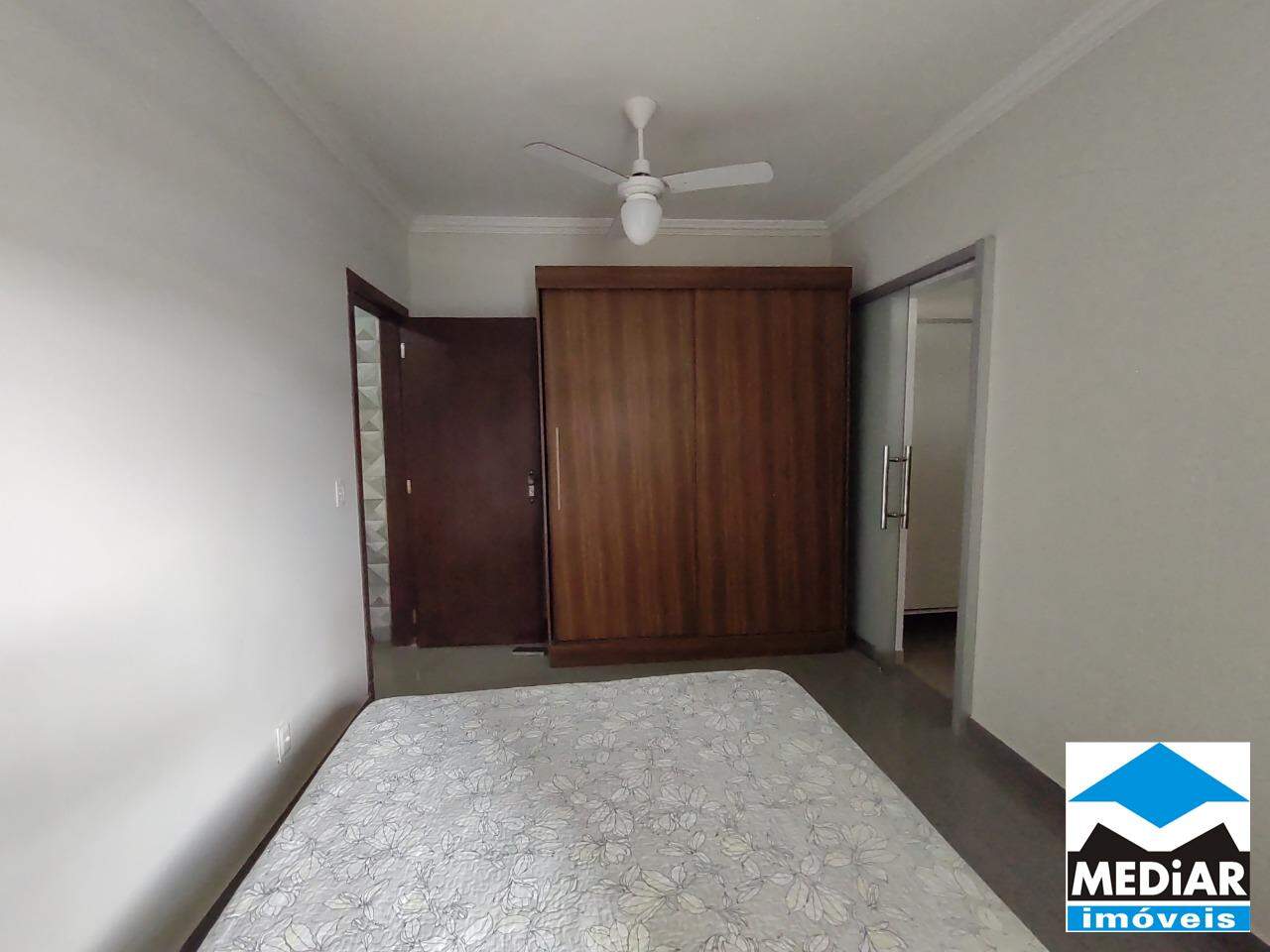 Casa à venda com 6 quartos, 280m² - Foto 14