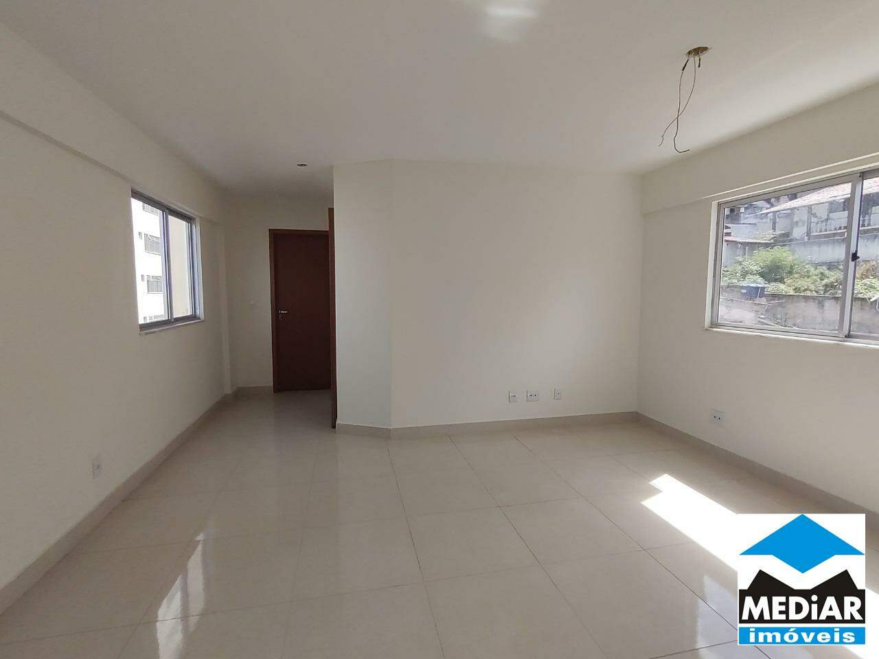 Apartamento à venda com 2 quartos, 68m² - Foto 1