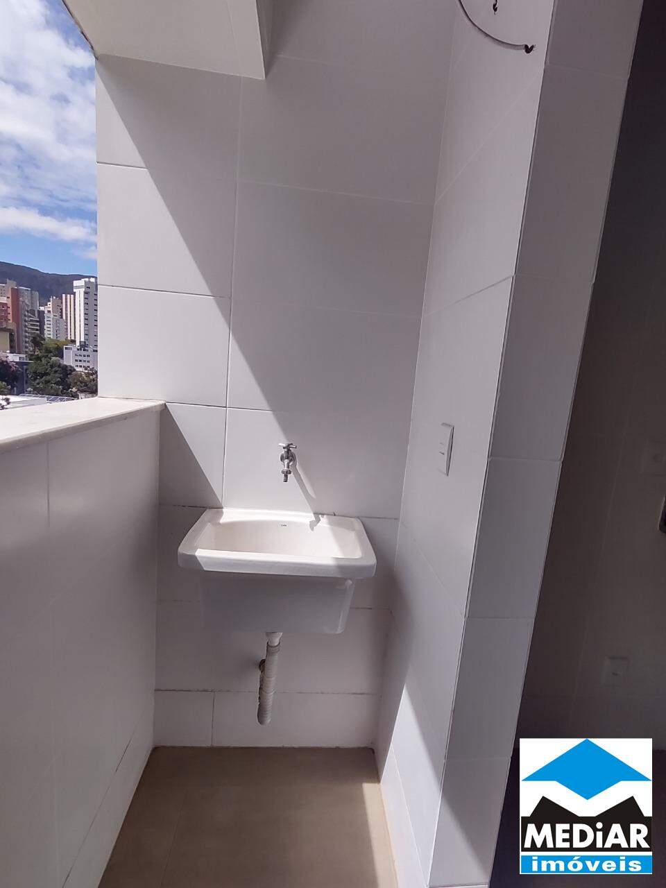 Apartamento à venda com 2 quartos, 68m² - Foto 5