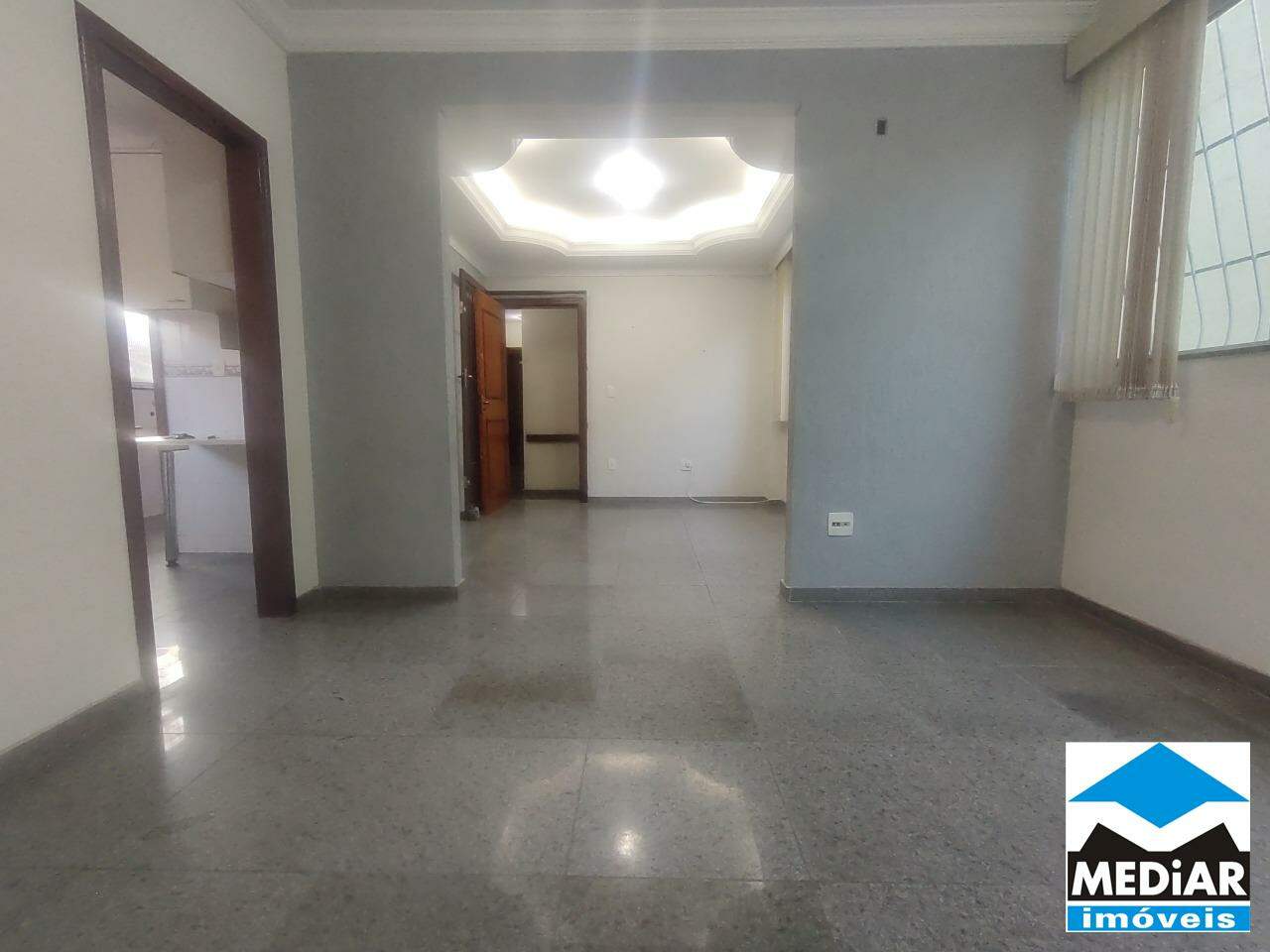 Apartamento para alugar com 3 quartos, 95m² - Foto 4