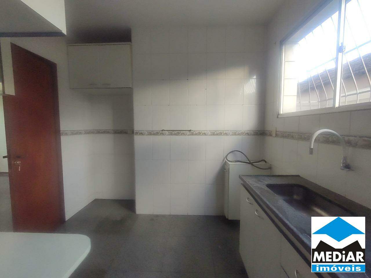 Apartamento para alugar com 3 quartos, 95m² - Foto 9