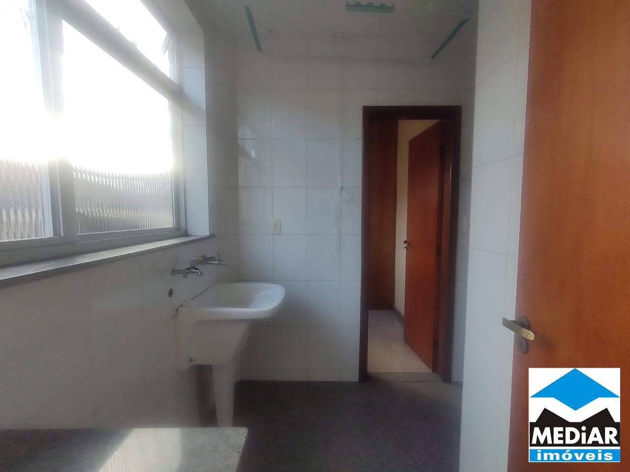 Apartamento para alugar com 3 quartos, 95m² - Foto 11