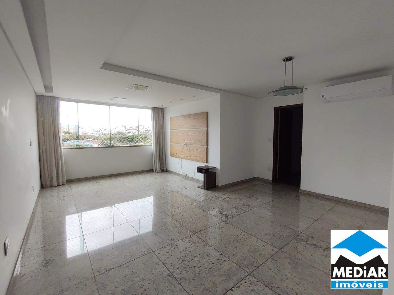 Apartamento à venda com 4 quartos, 120m² - Foto 1