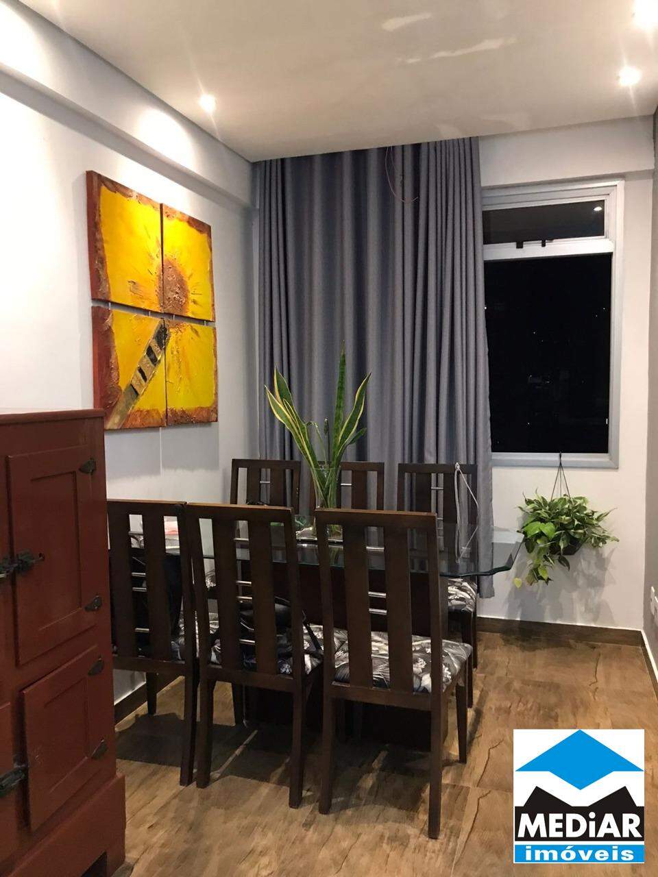 Apartamento à venda com 2 quartos, 70m² - Foto 1