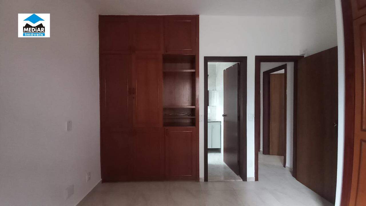 Apartamento para alugar com 3 quartos, 90m² - Foto 17