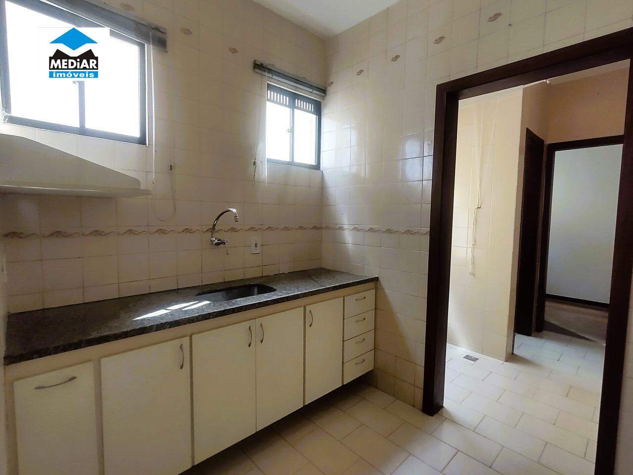 Apartamento para alugar com 3 quartos, 90m² - Foto 13