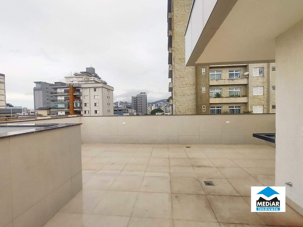 Cobertura à venda com 2 quartos, 128m² - Foto 4