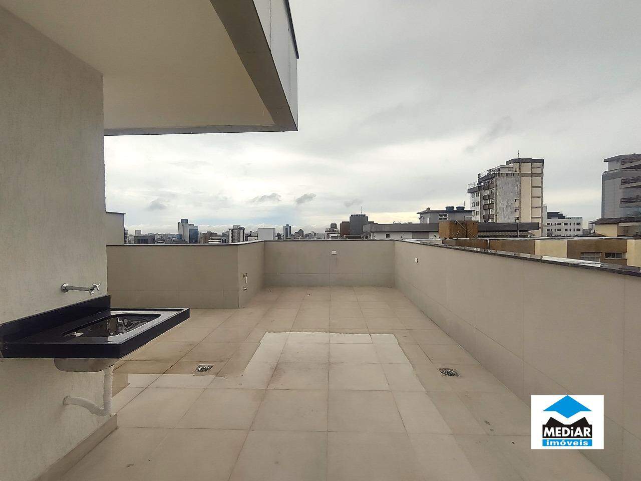 Cobertura à venda com 2 quartos, 128m² - Foto 3