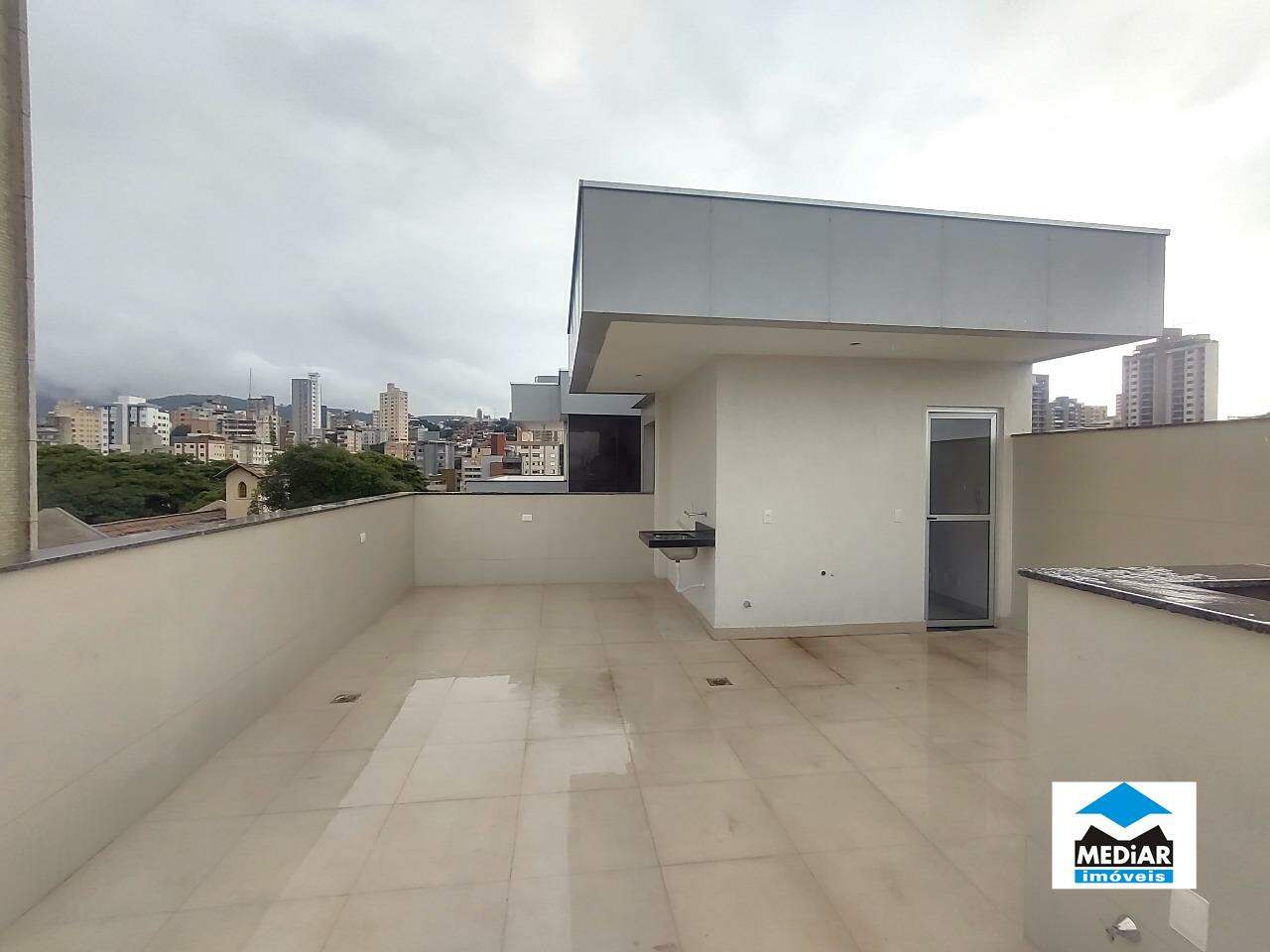 Cobertura à venda com 2 quartos, 128m² - Foto 2