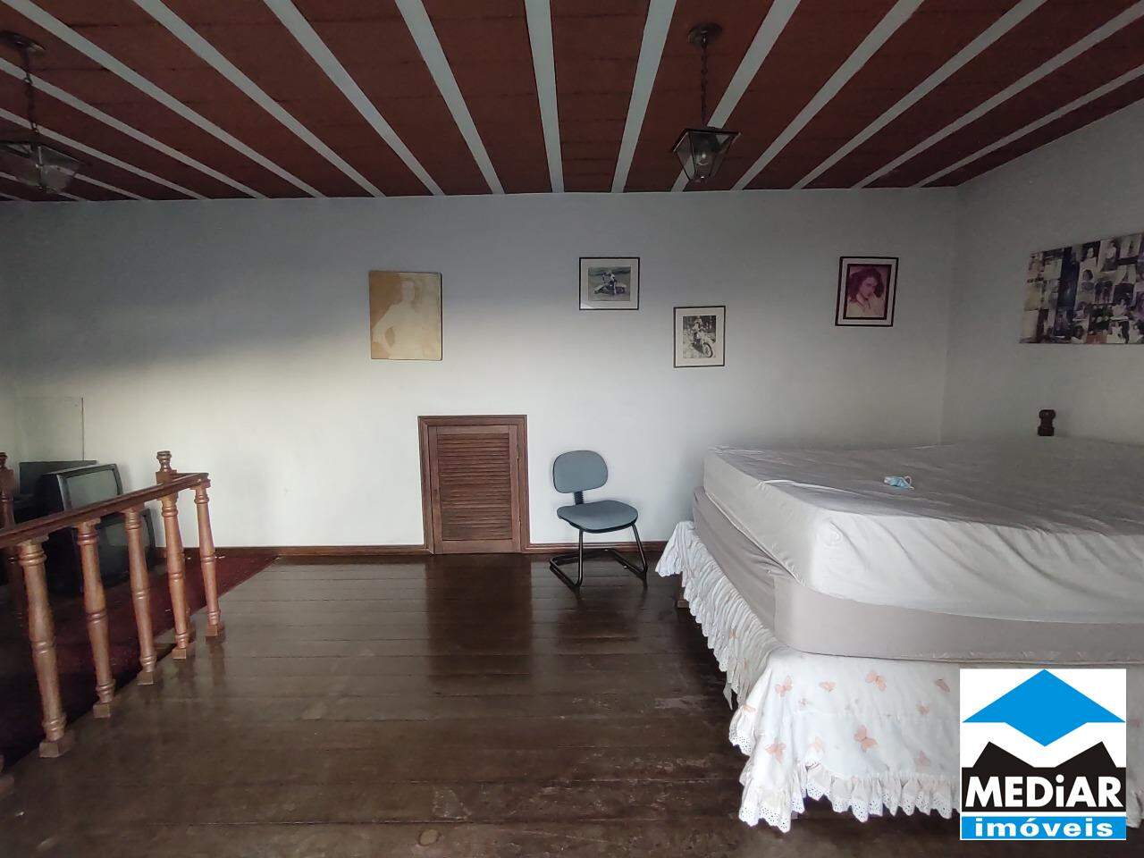 Casa para alugar com 6 quartos, 400m² - Foto 13