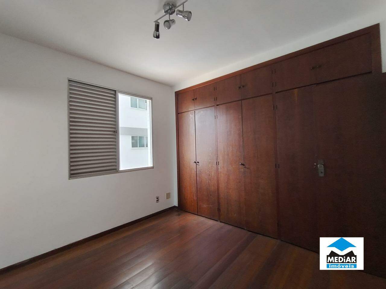 Apartamento para alugar com 3 quartos, 95m² - Foto 8