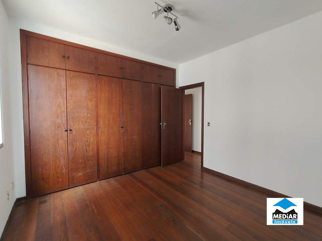 Apartamento para alugar com 3 quartos, 95m² - Foto 7