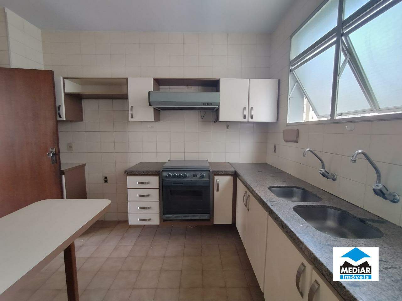 Apartamento para alugar com 3 quartos, 95m² - Foto 5