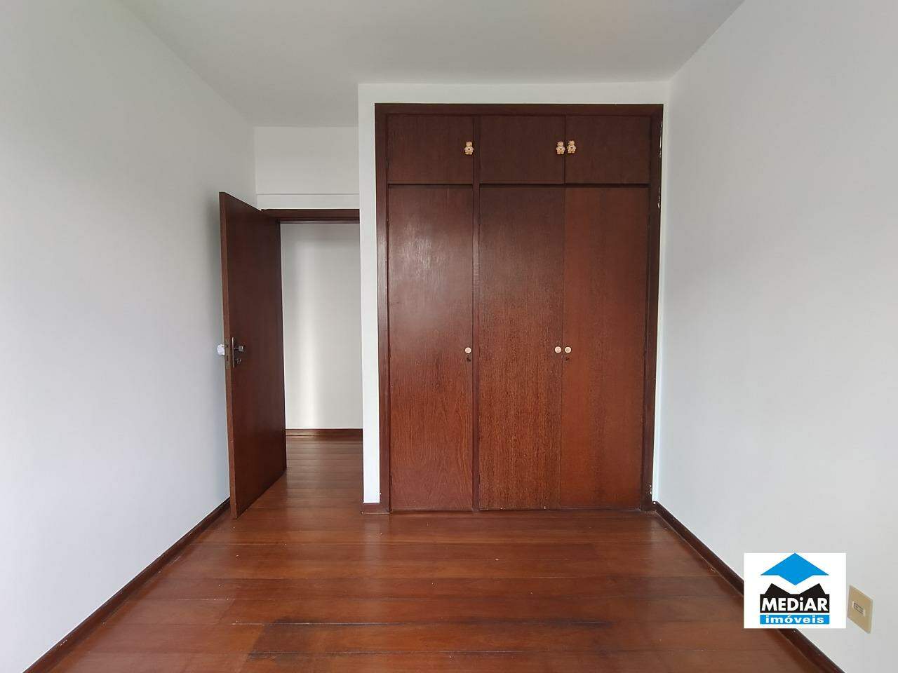 Apartamento para alugar com 3 quartos, 95m² - Foto 9