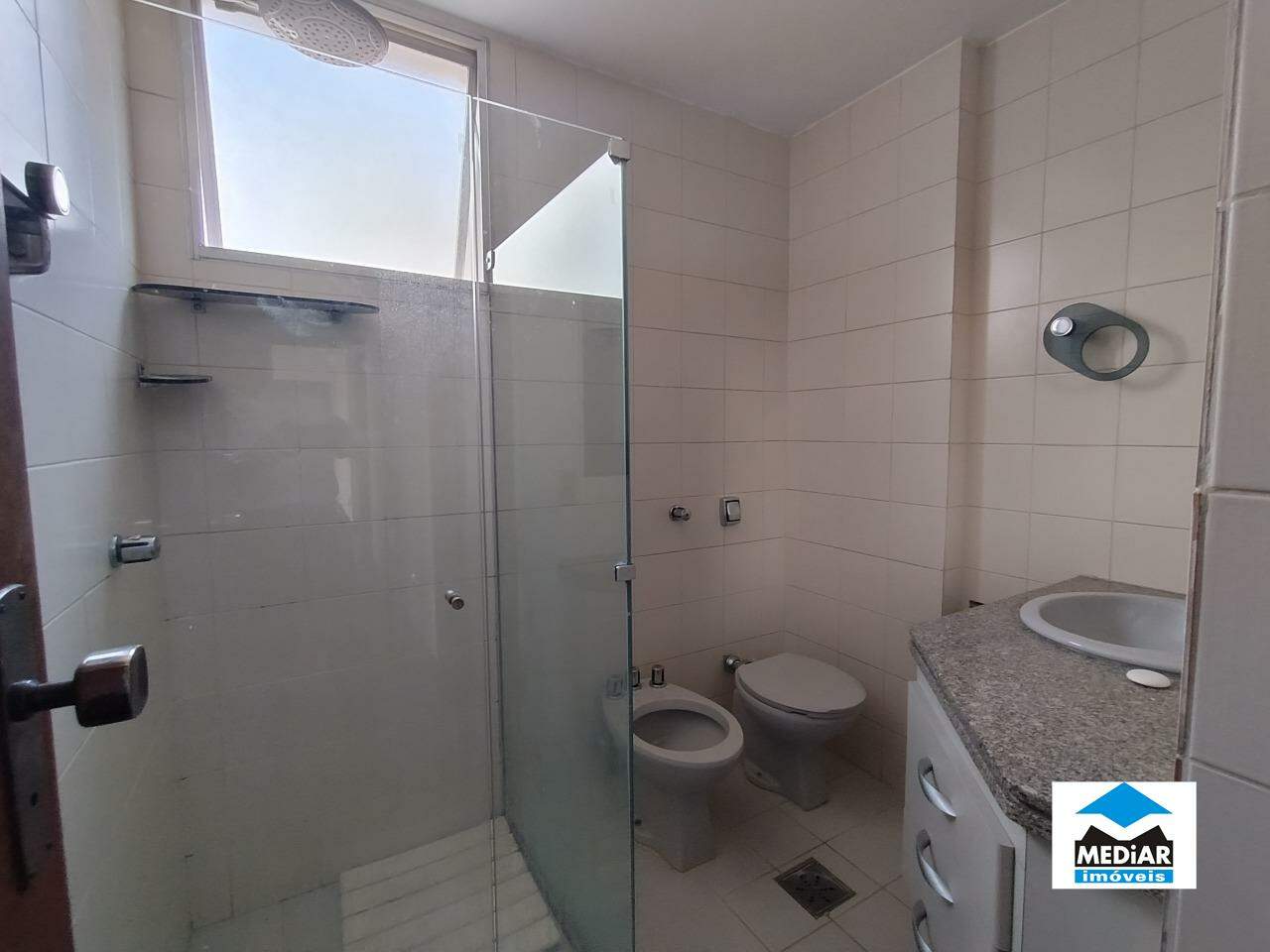 Apartamento para alugar com 3 quartos, 95m² - Foto 11