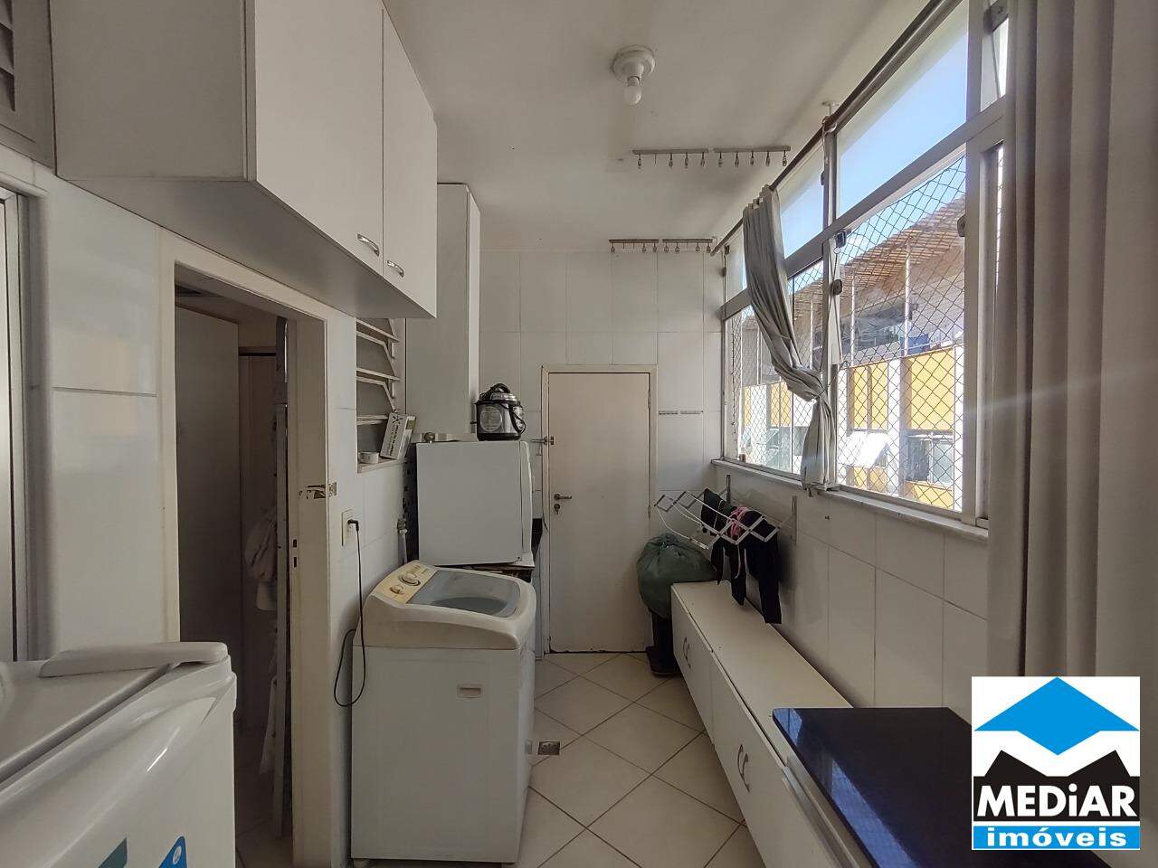 Apartamento à venda com 3 quartos, 160m² - Foto 13