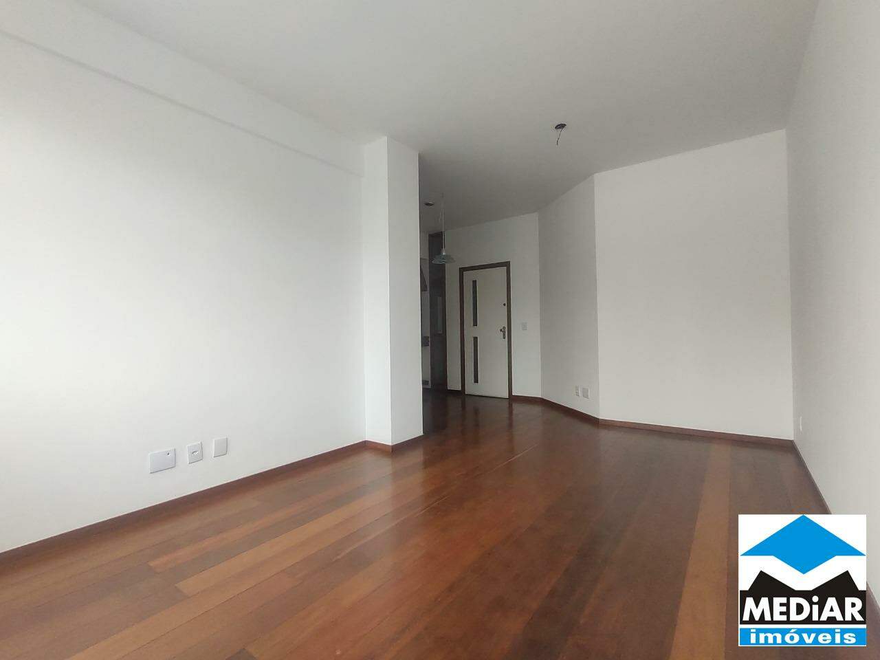 Apartamento à venda com 2 quartos, 75m² - Foto 5