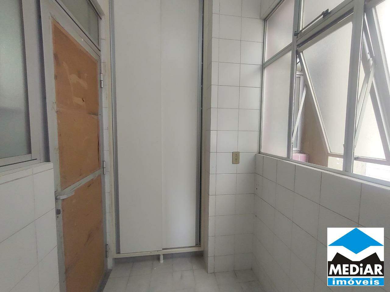 Apartamento à venda com 2 quartos, 75m² - Foto 12