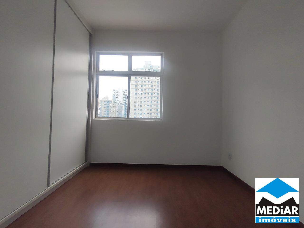 Apartamento à venda com 2 quartos, 75m² - Foto 18