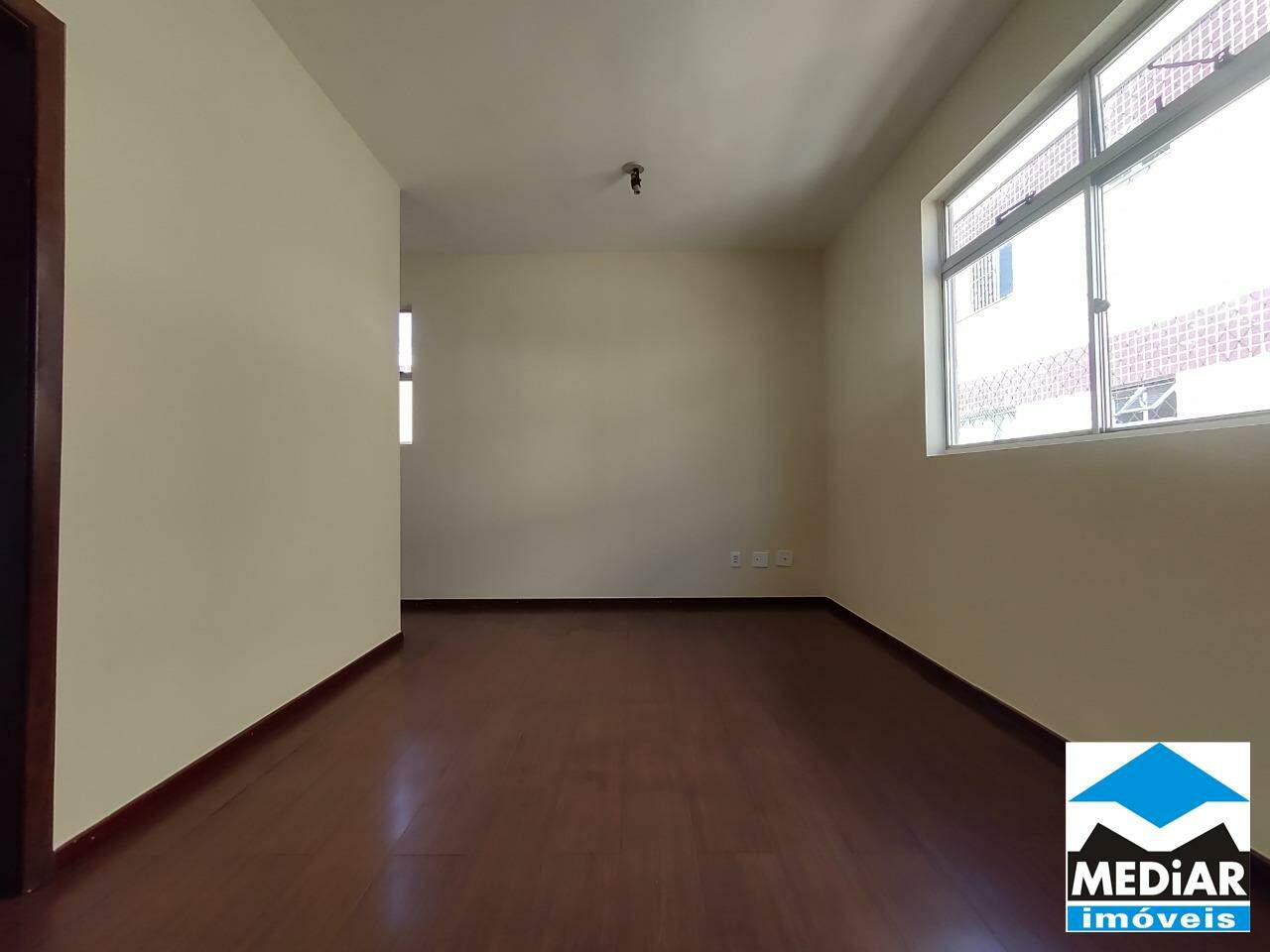 Apartamento à venda com 3 quartos, 75m² - Foto 7