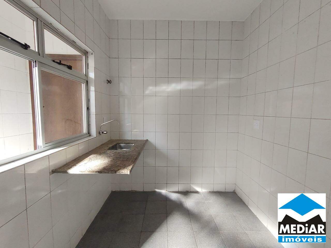 Apartamento à venda com 3 quartos, 75m² - Foto 13