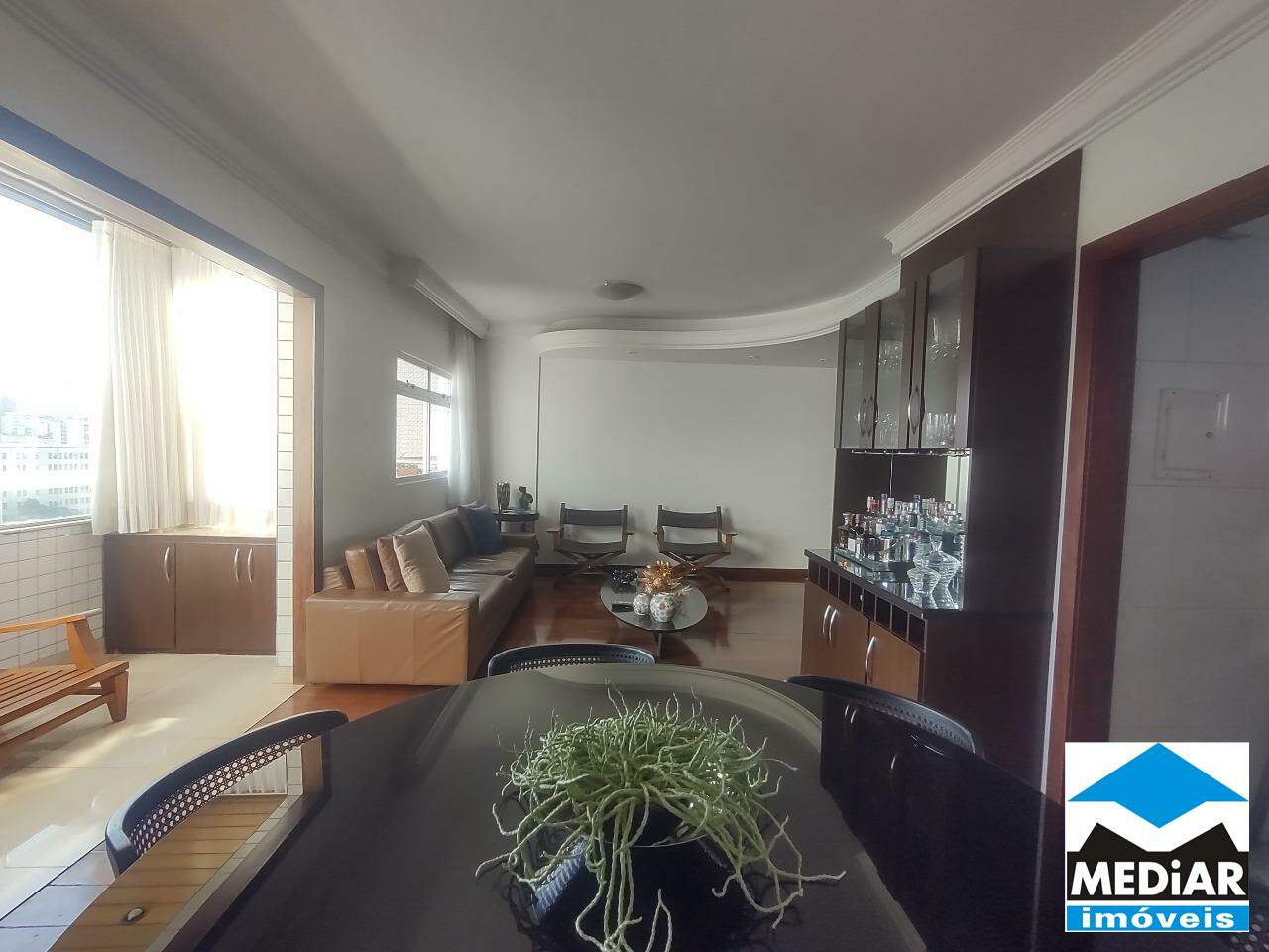 Apartamento à venda com 4 quartos, 150m² - Foto 3