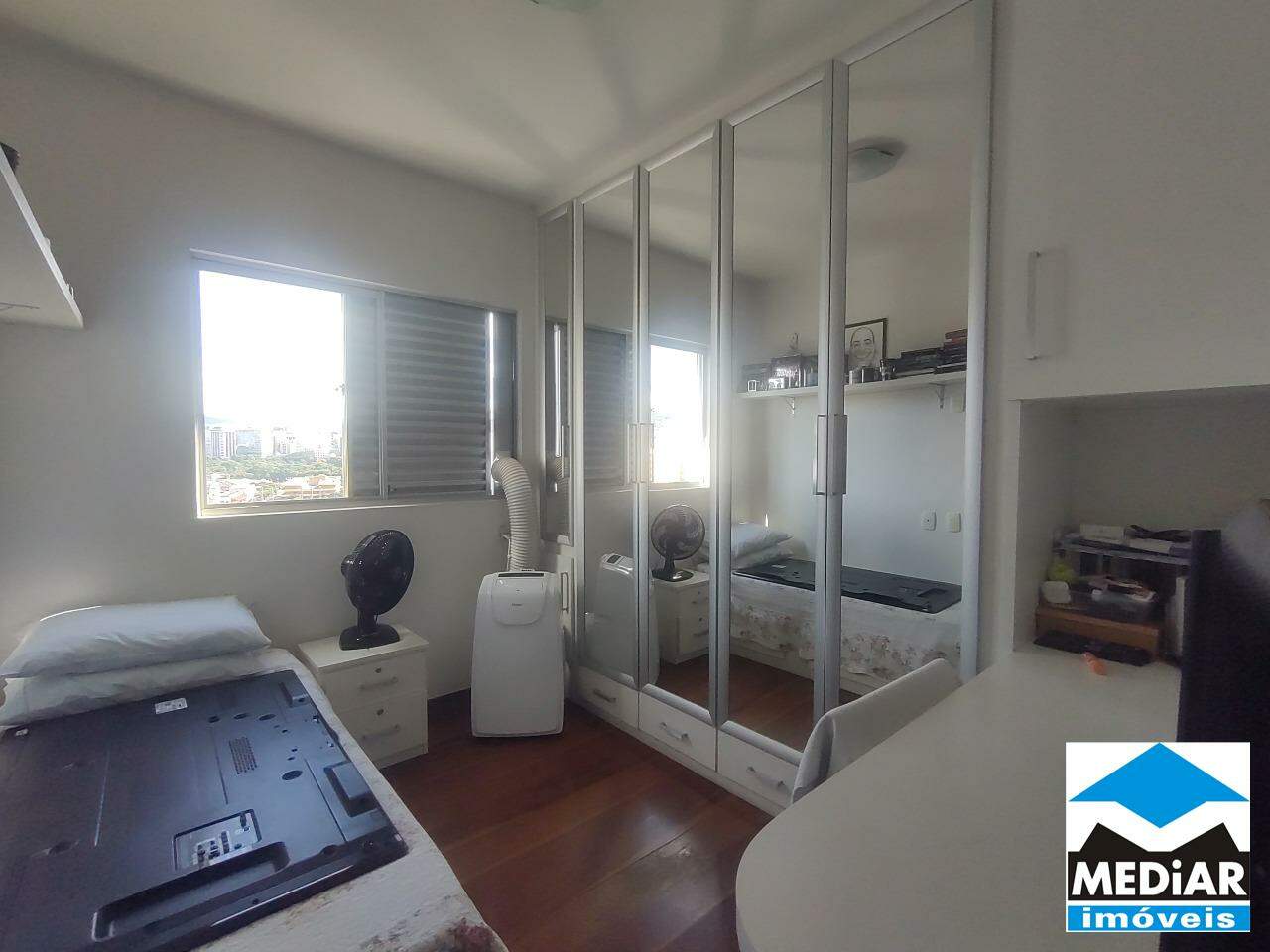 Apartamento à venda com 4 quartos, 150m² - Foto 12