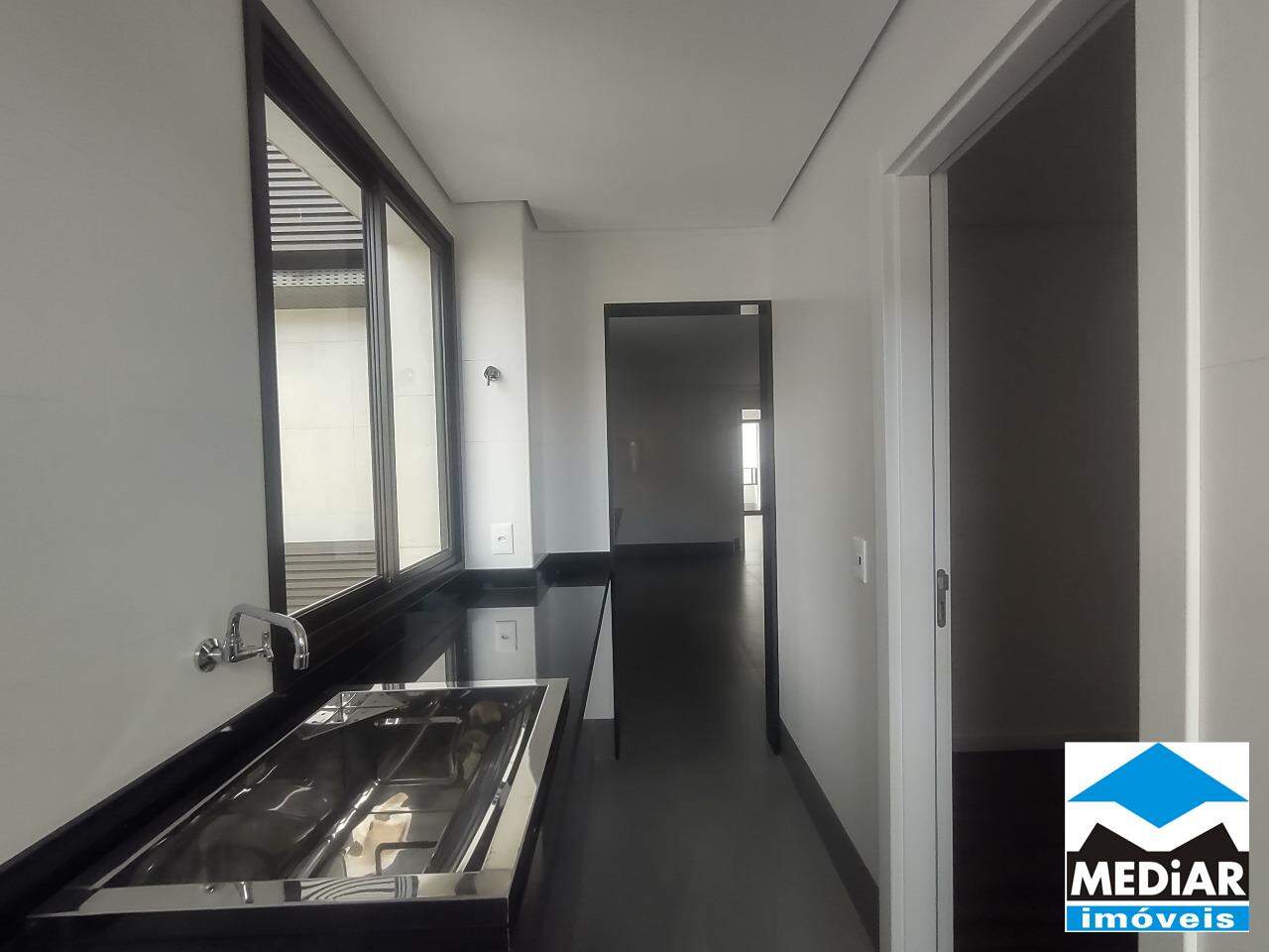 Apartamento à venda com 4 quartos, 140m² - Foto 7