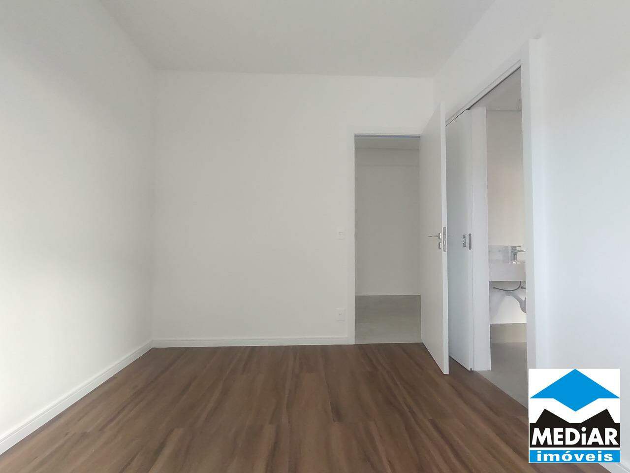 Apartamento à venda com 4 quartos, 140m² - Foto 14