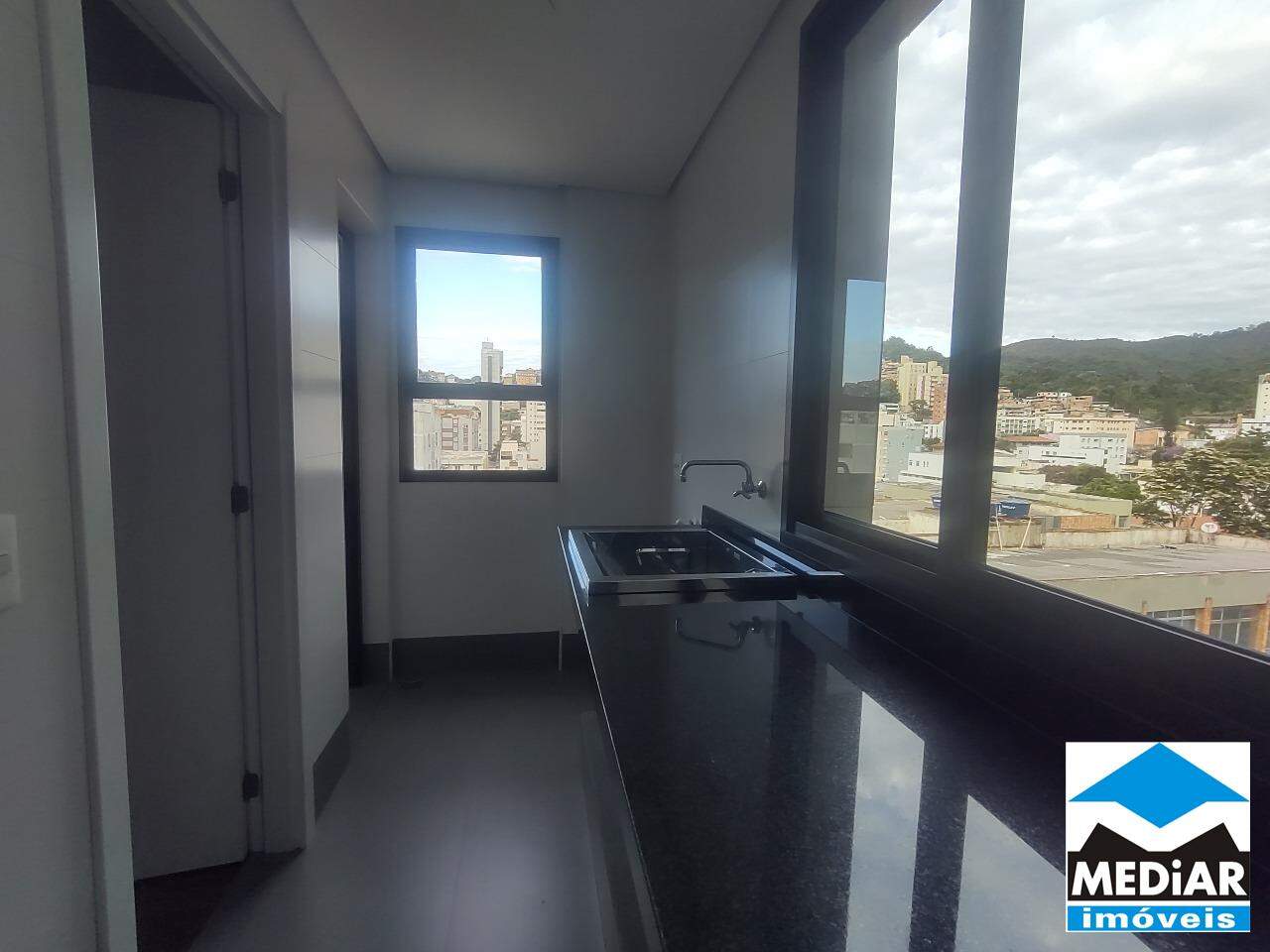 Apartamento à venda com 4 quartos, 140m² - Foto 6