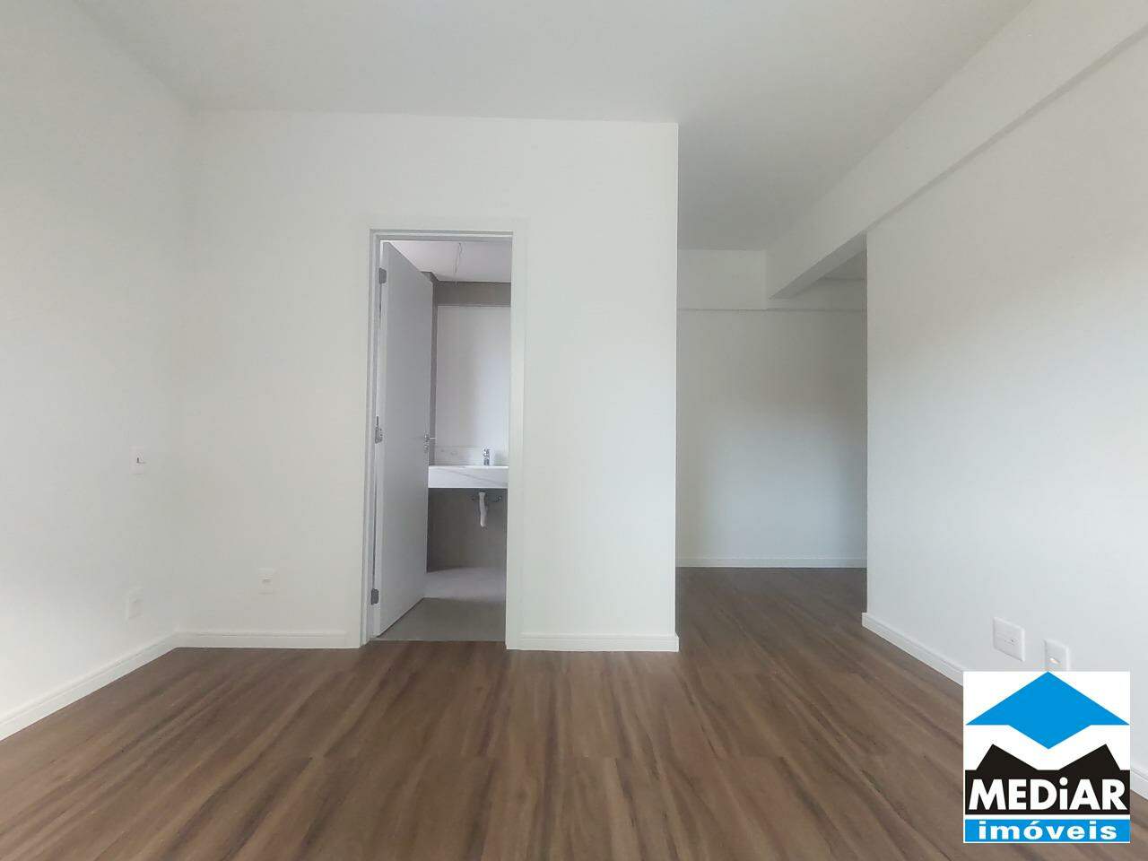 Apartamento à venda com 4 quartos, 140m² - Foto 13