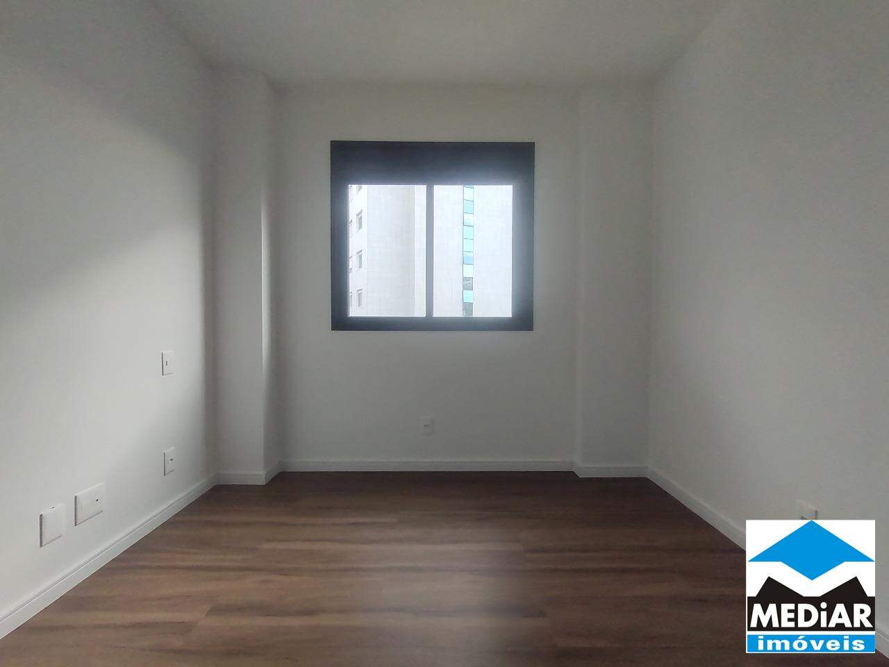 Apartamento à venda com 4 quartos, 140m² - Foto 11